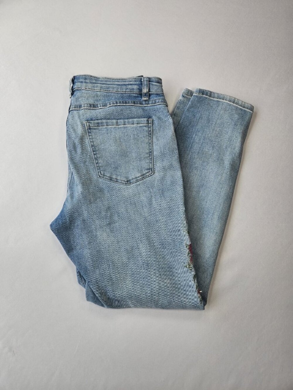 FDJ French Dressing Olivia Embroidered Pearl Accent Slim Jeans Size 6 - Picture 7 of 7